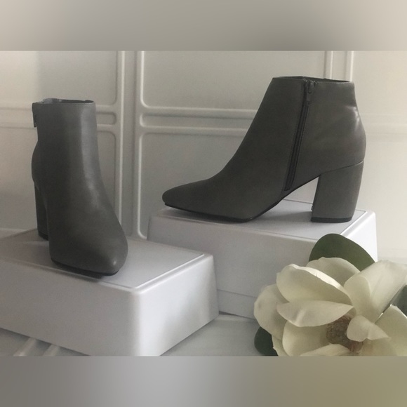 Brand New Sierra -Gray-Ankle Bootie with Side Zipper - Blocked Heel - Picture 2 of 5